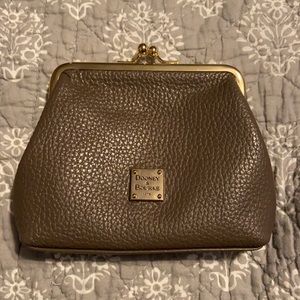 Dooney and Bourke large kiss lock